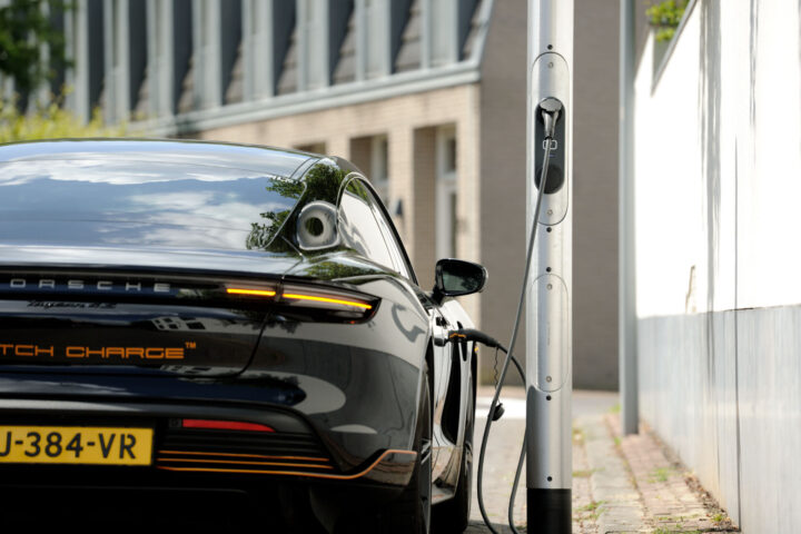Charging from a lamppost: Purso x CityCharge